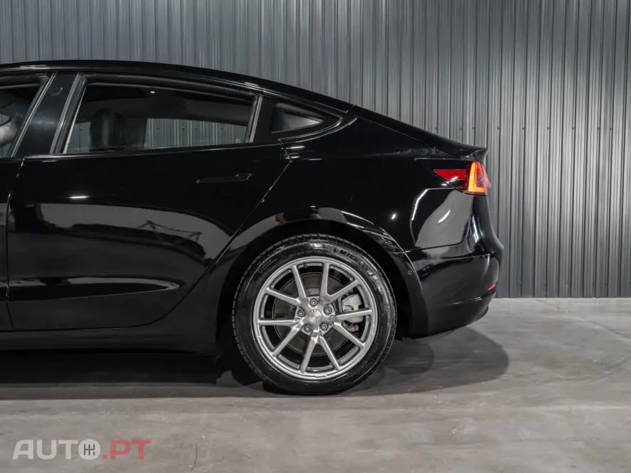 Tesla Model 3 Long-Range Dual Motor AWD