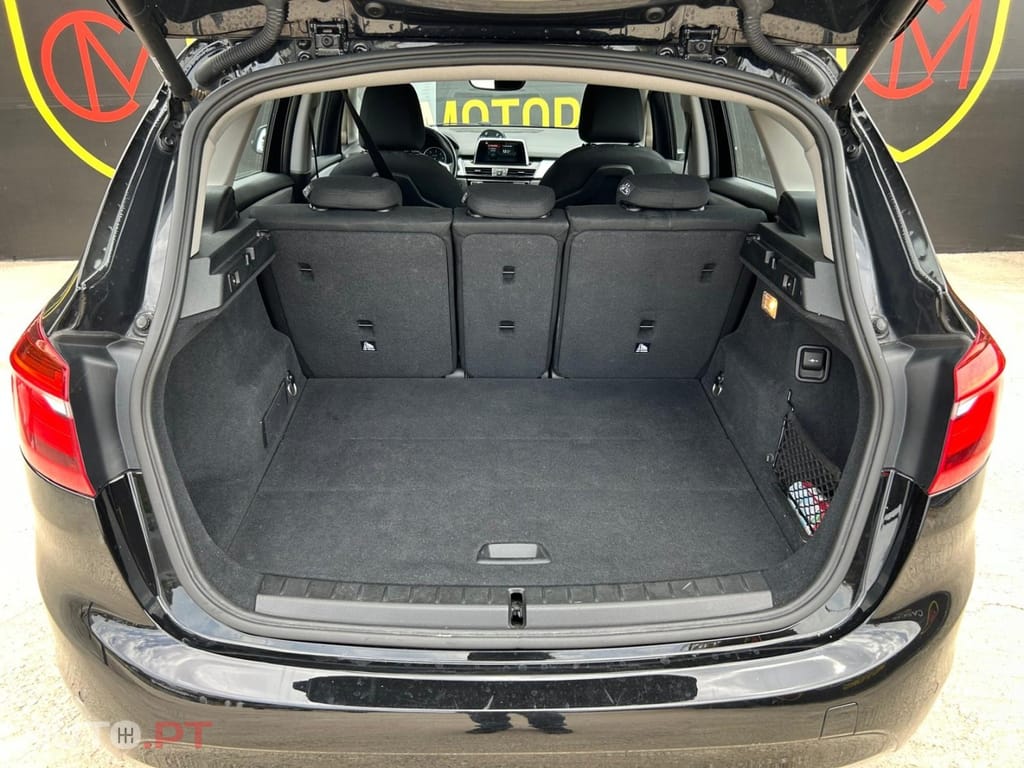 BMW 216 d Auto