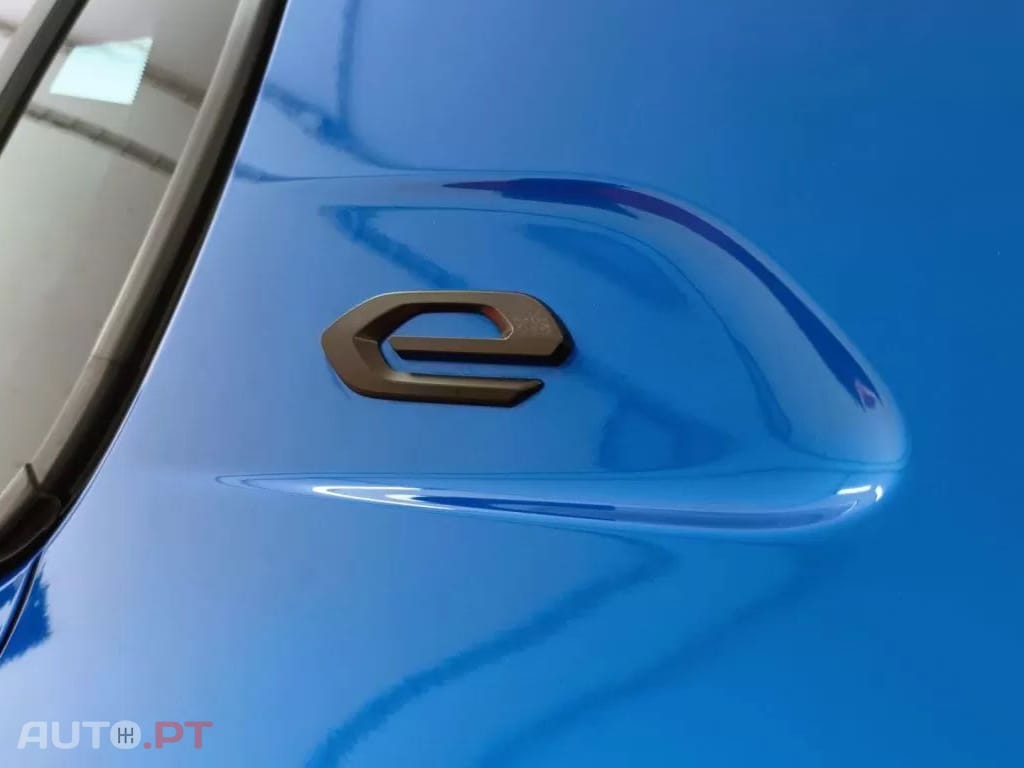 Peugeot E-208 GT