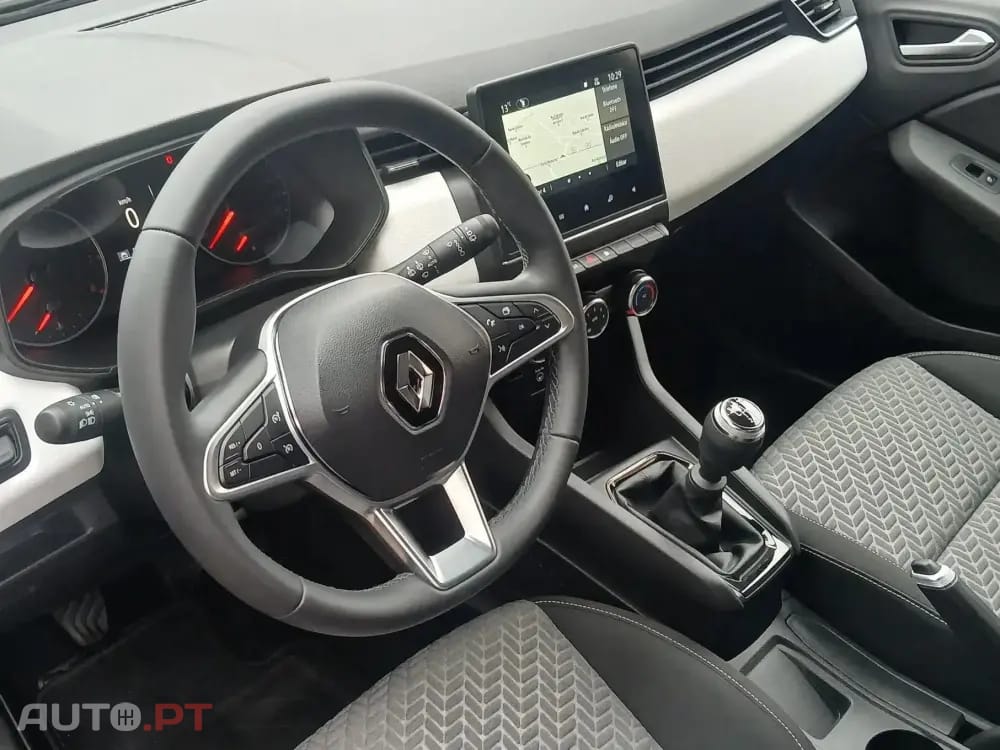 Renault Clio Outro