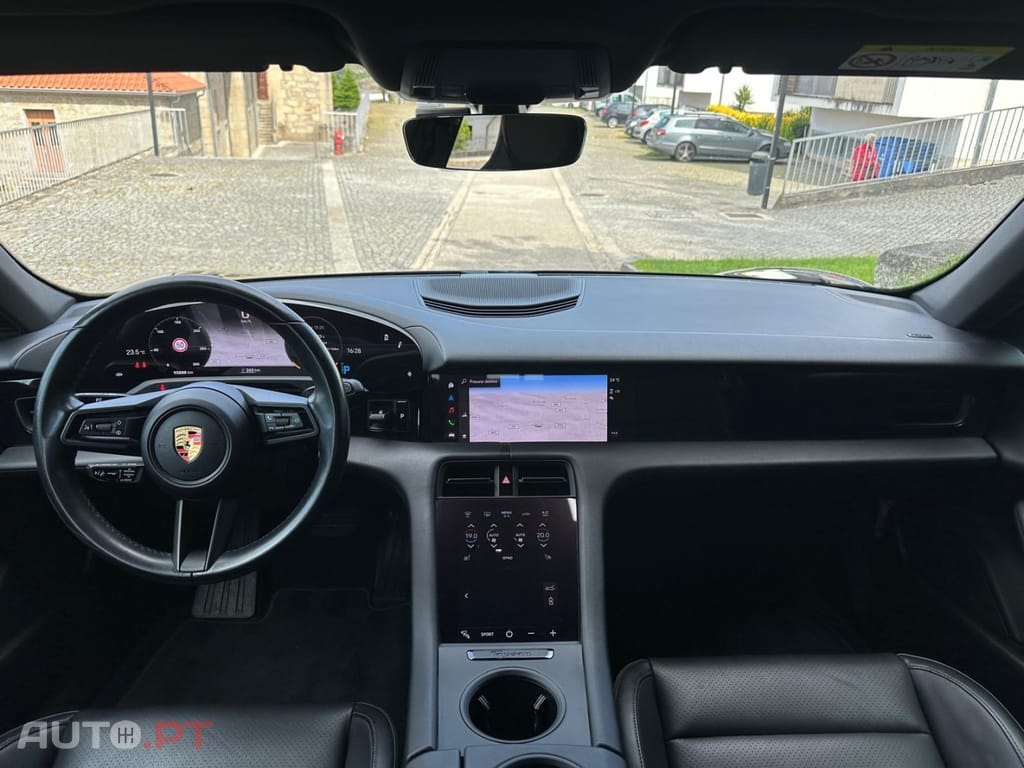 Porsche Taycan bateria Performance Plus