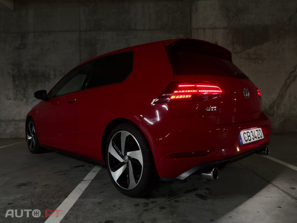 Volkswagen Golf GTI 2.0 TSI