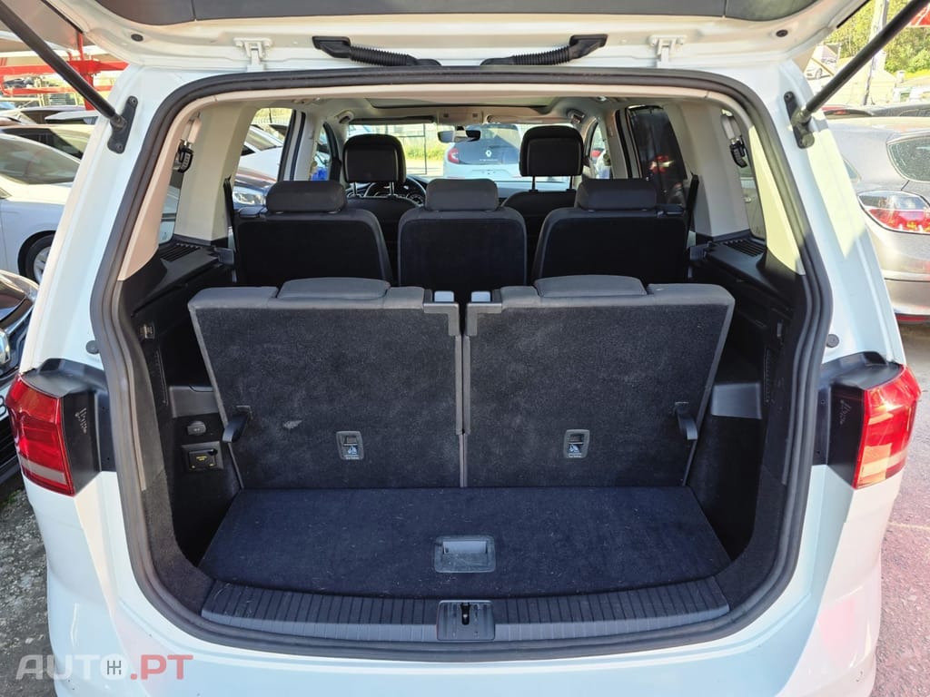Volkswagen Touran 1.6 TDI R-Line DSG