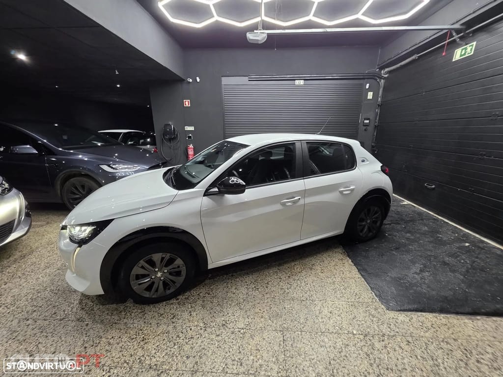 Peugeot E-208 50 kWh Style