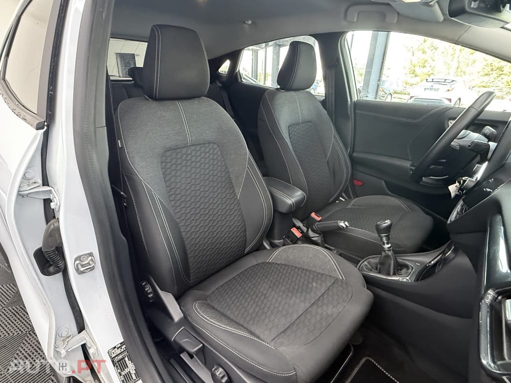 Ford Puma 1.0 EcoBoost MHEV Titanium Design