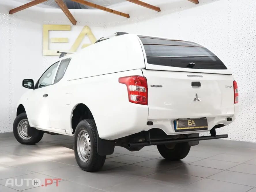 Mitsubishi L200 2.4 DI-D CD S.Cab 3L Instyle 4WD