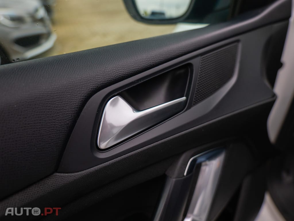 Peugeot 308 1.5 BlueHDi Business Line