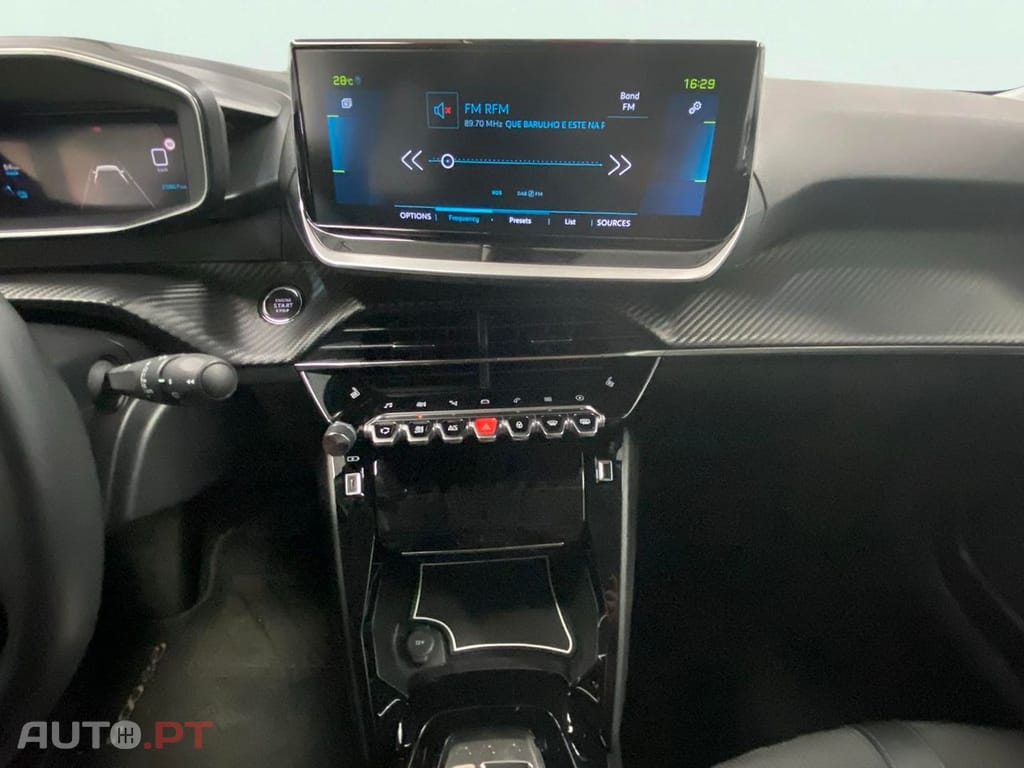 Peugeot E-2008 50 kWh Allure Pack