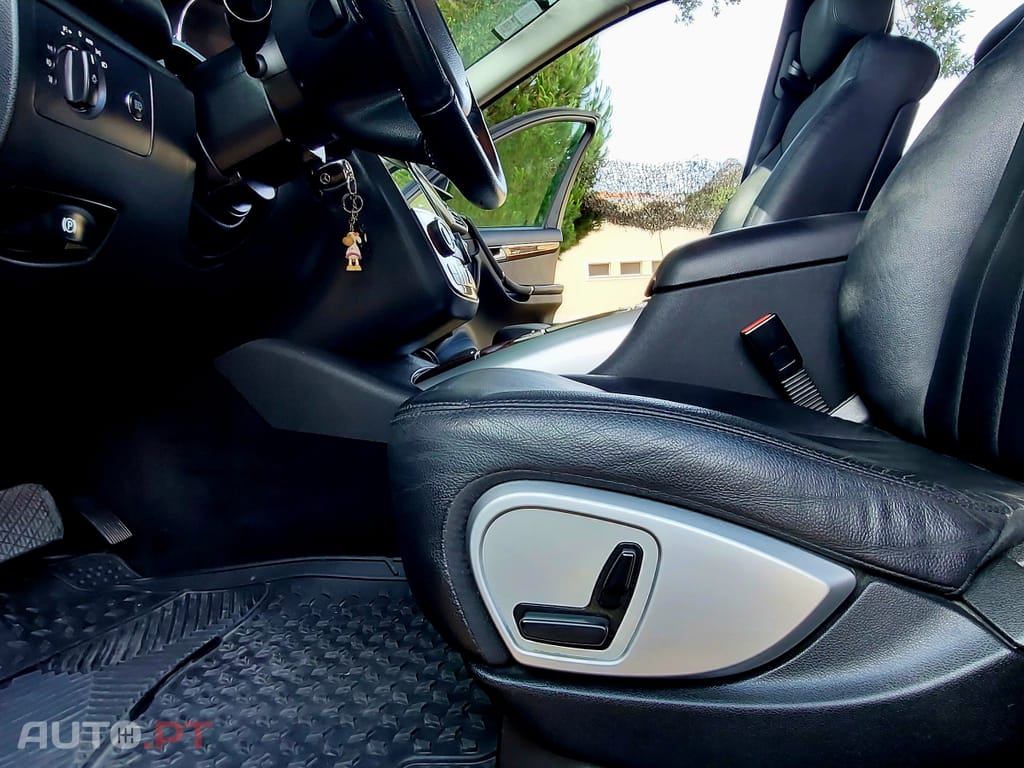 Mercedes-Benz R 320 4MATIC LONGO