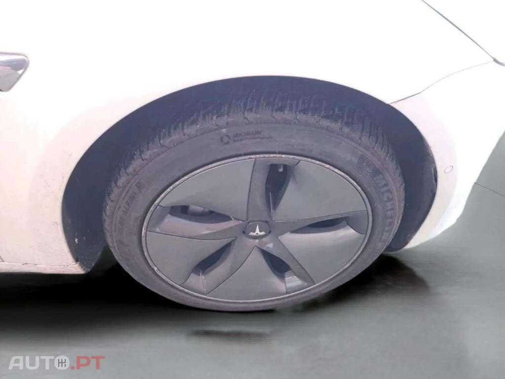 Tesla Model 3 Standard RWD Plus