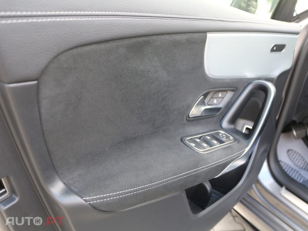 Mercedes-Benz A 250 e AMG Line