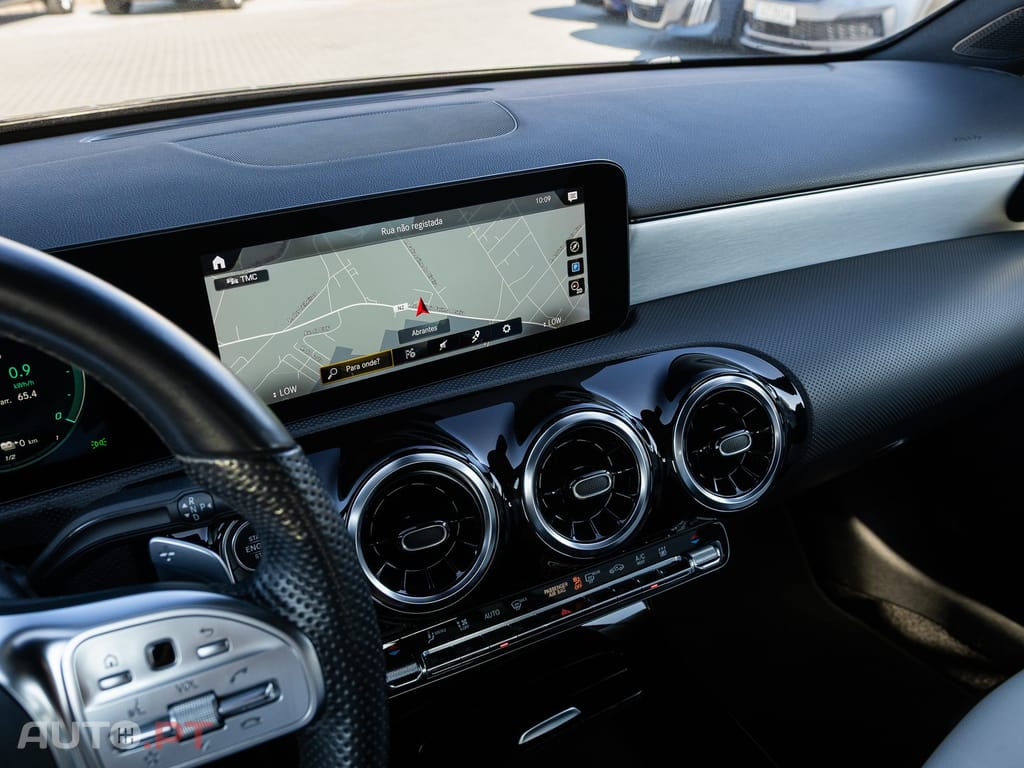 Mercedes-Benz A 250 e AMG Line