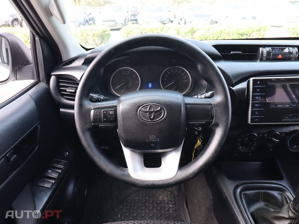 Toyota Hilux 2.4 D-4D 4WD CD CH