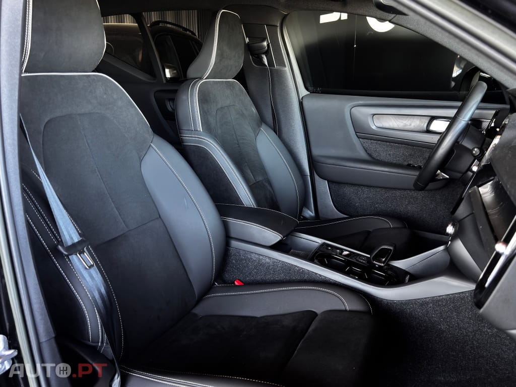 Volvo XC40 1.5 T5 PHEV Plus Dark