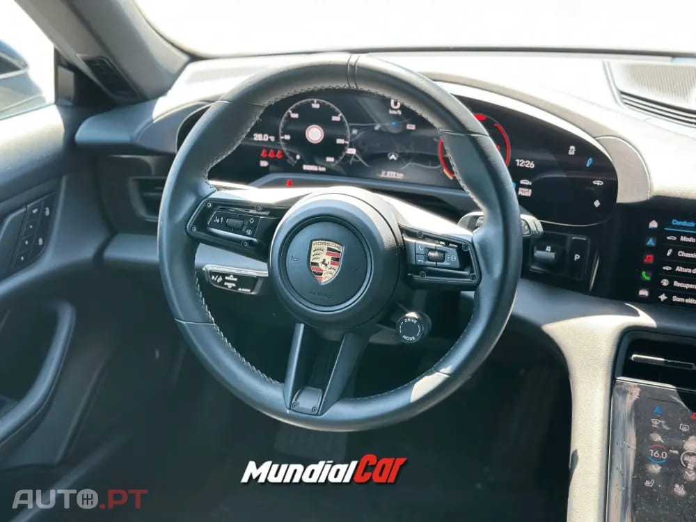 Porsche Taycan 4