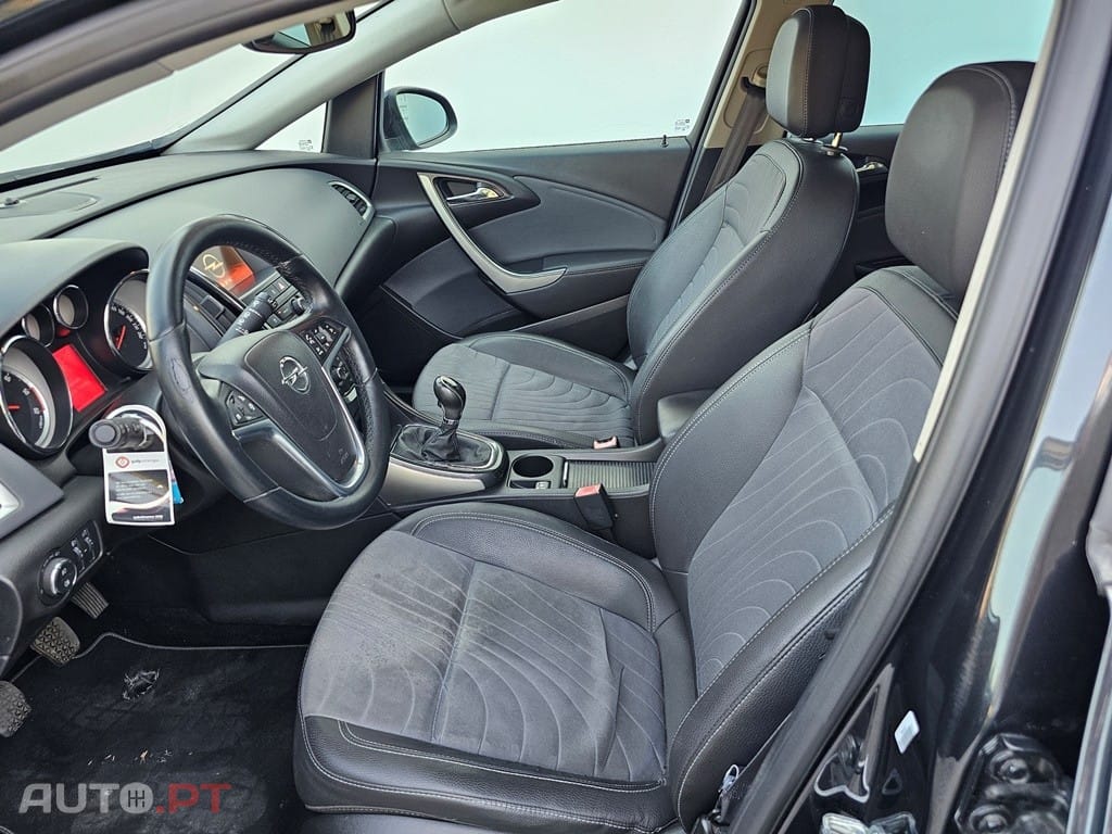 Opel Astra 1.6 CDTi Cosmo S/S J18