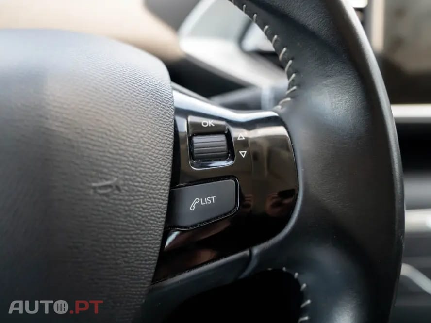 Peugeot 308 1.5 BlueHDi Business Line