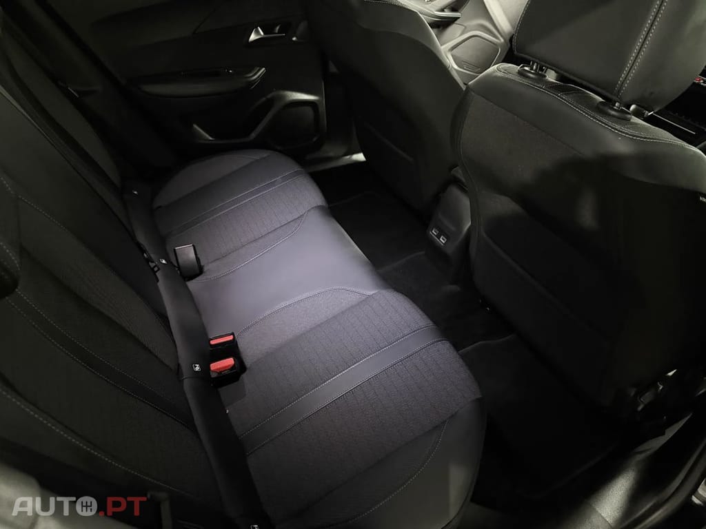 Peugeot 2008 PureTech 100 Allure