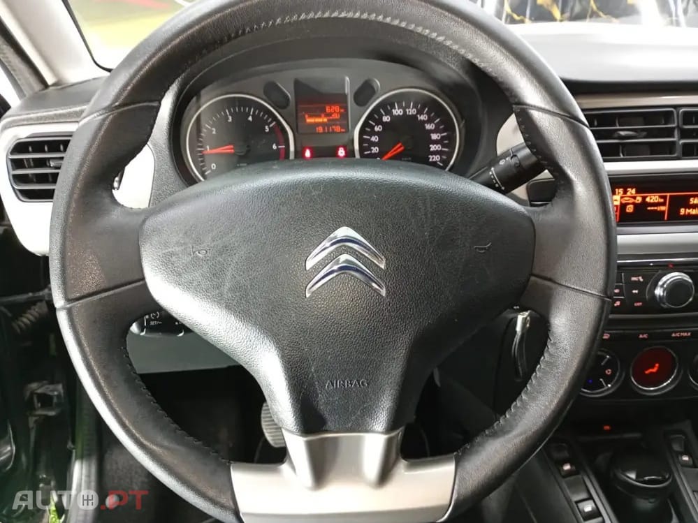 Citroën C-Elysée 1.6 BlueHDi Exclusive — fotografia 12