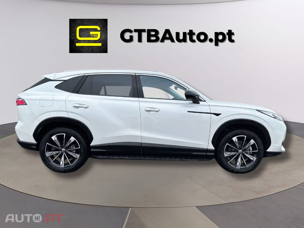MG EHS PHEV Luxury 