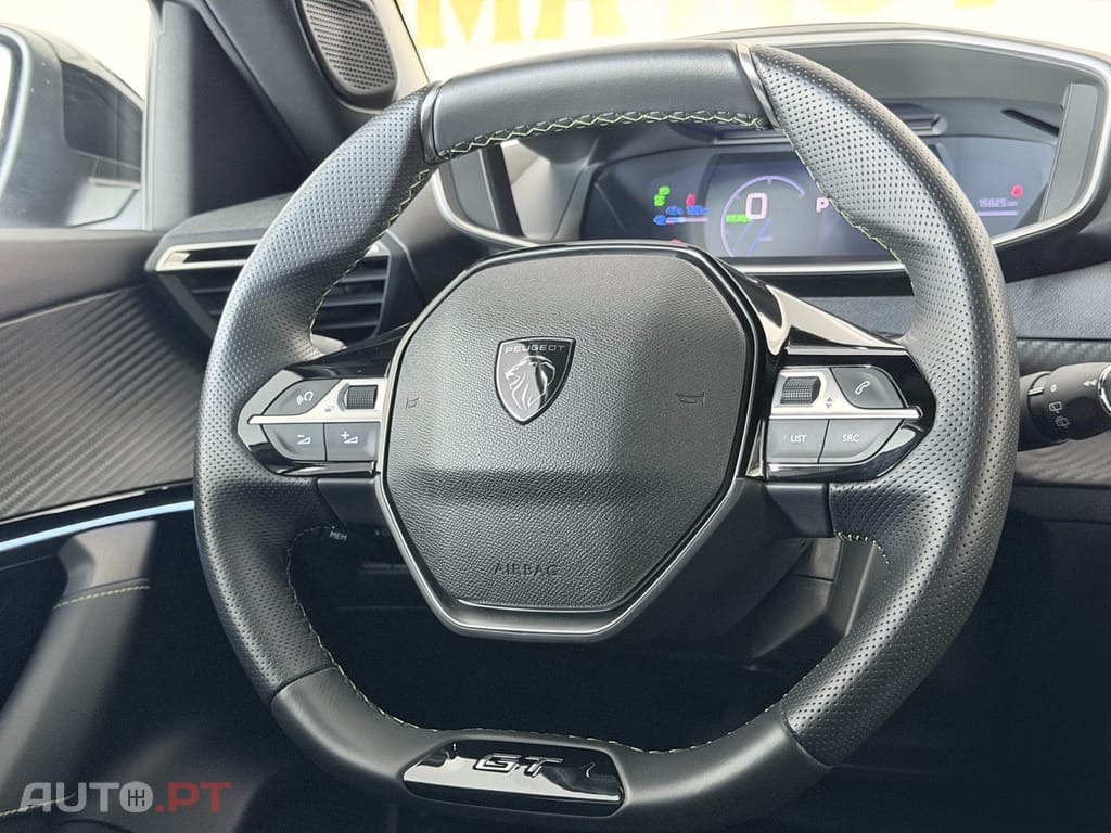 Peugeot E-2008 54 kWh GT