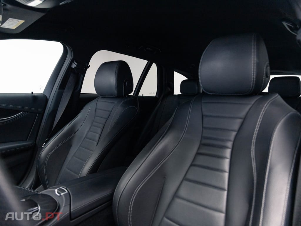 Mercedes-Benz E 300 de 9G-TRONIC AMG Line