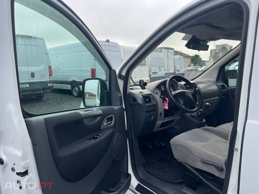 Citroen Jumpy 2.0 HDi L2H1Semi-Vidrada