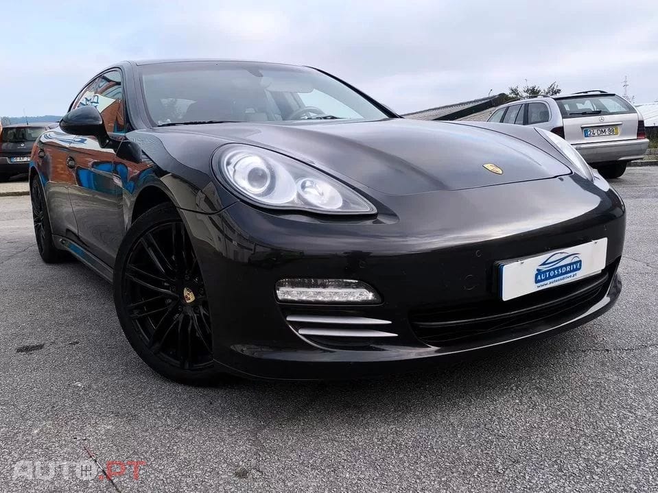 Porsche Panamera 4 Platinum Edition PDK