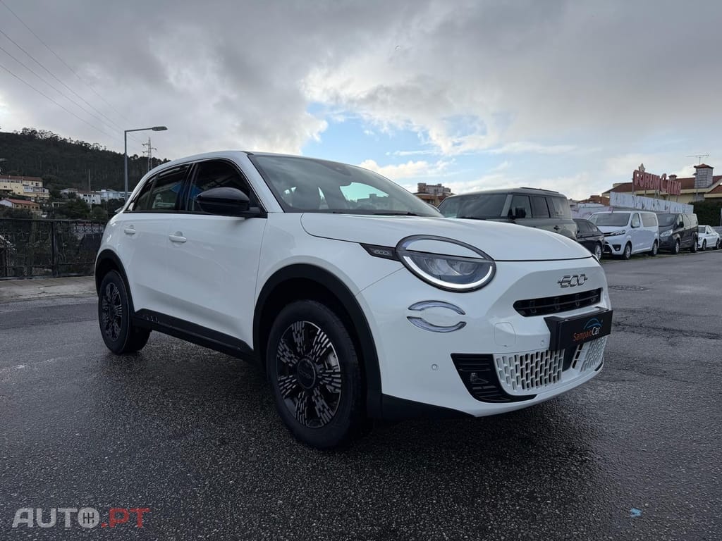 Fiat 600 1.2 Hybrid Icon