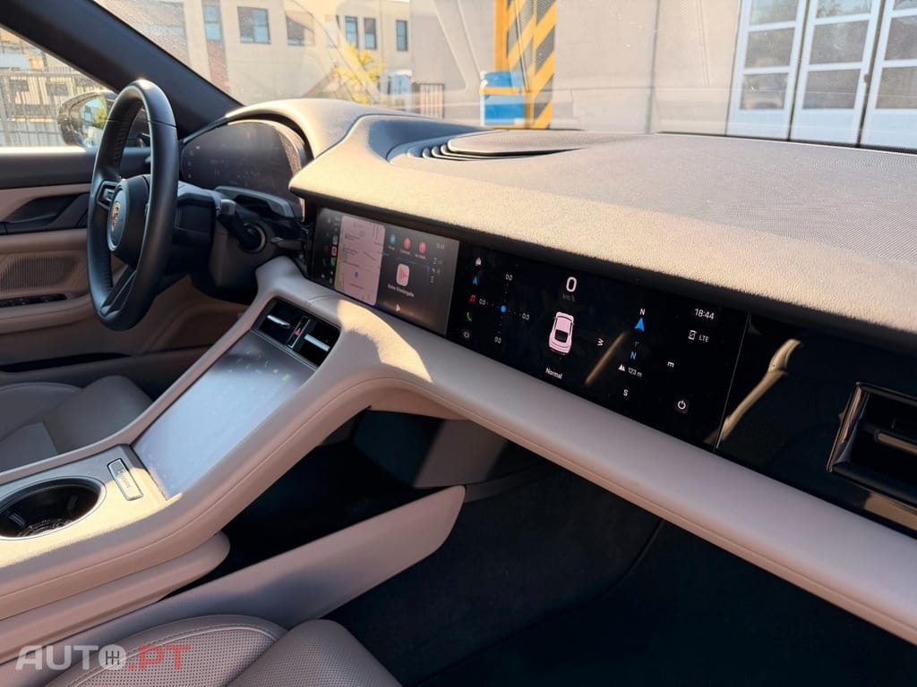Porsche Taycan Carbon