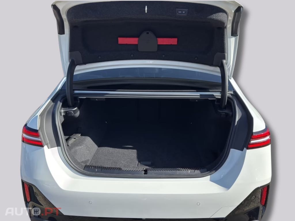 BMW i5 eDrive40 M Sport I.V.A DEDUTIVEL
