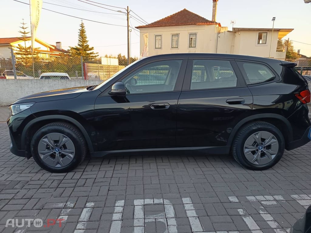 BMW iX1 xDrive30