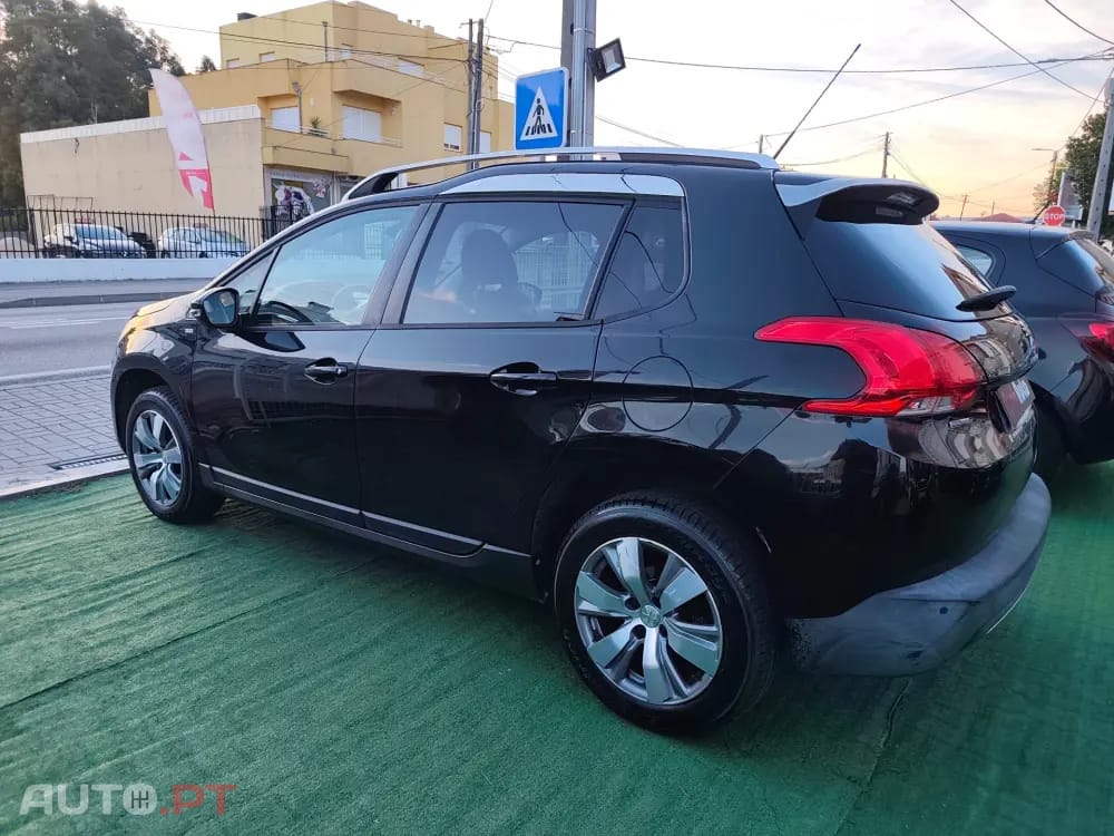 Peugeot 2008 1.2 PureTech Style