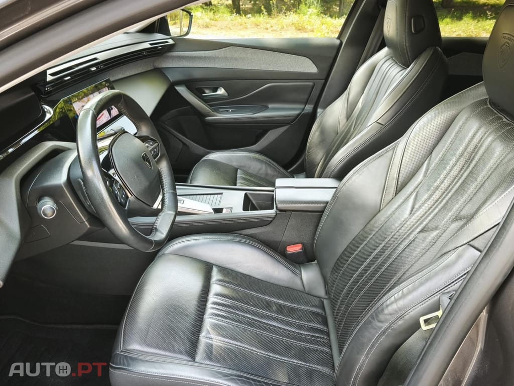Peugeot 308 1.6 Hybrid Allure Pack e-EAT8 — fotografia 13