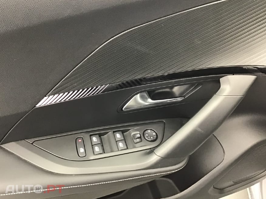 Peugeot 2008 PureTech 100 Stop&Start Allure Pack