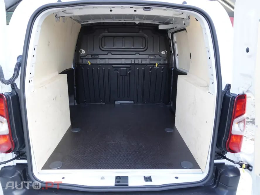 Citroen Berlingo M 130 EAT8 MAX