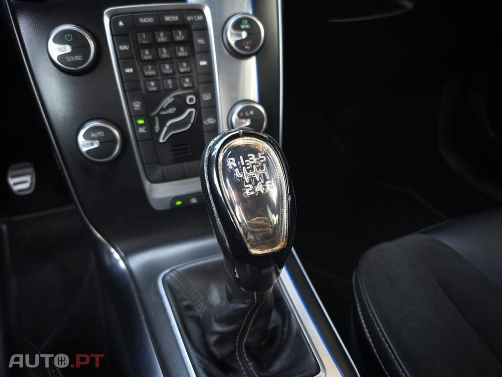 Volvo V40 D2 R Design