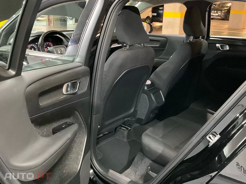 Volvo XC40 1.5 T2 Momentum Core
