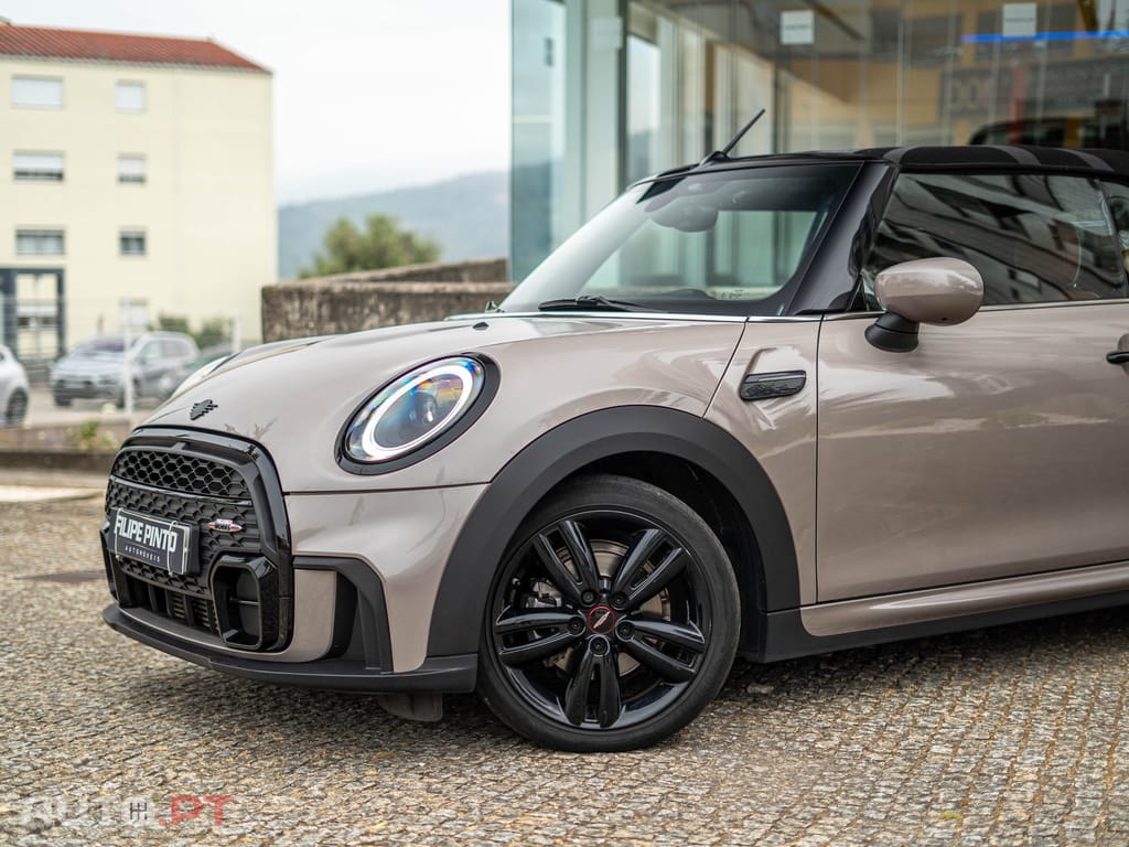 MINI Cabrio Cooper Premium Extra JCW Auto