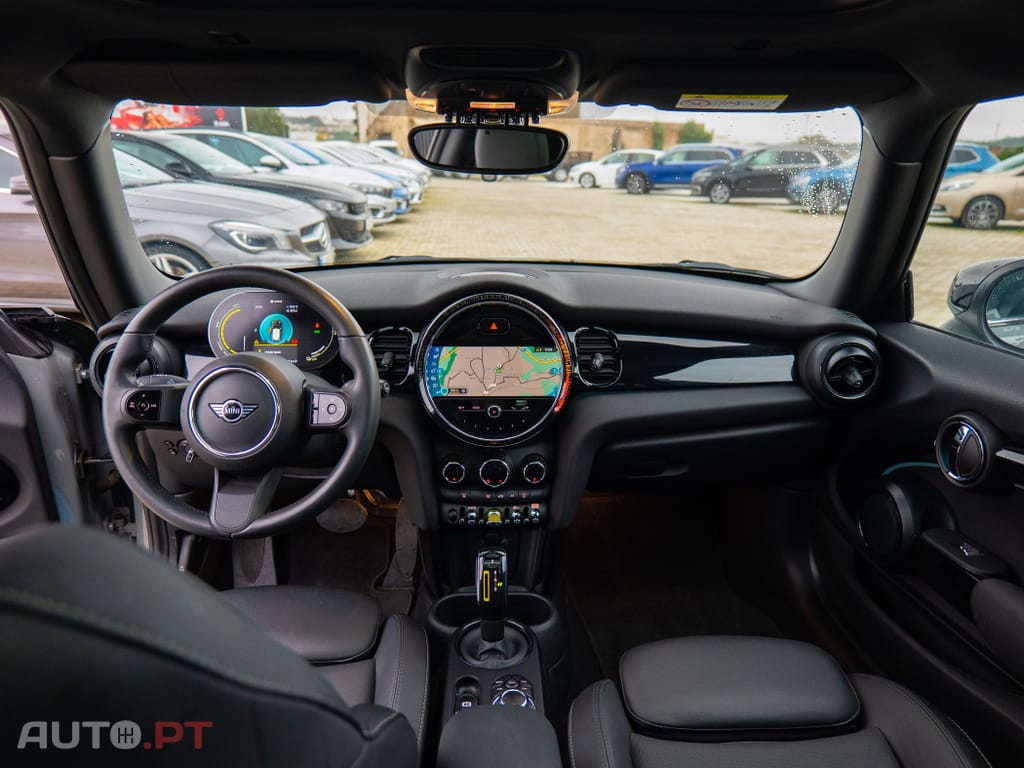 MINI Cooper Cooper SE Yours