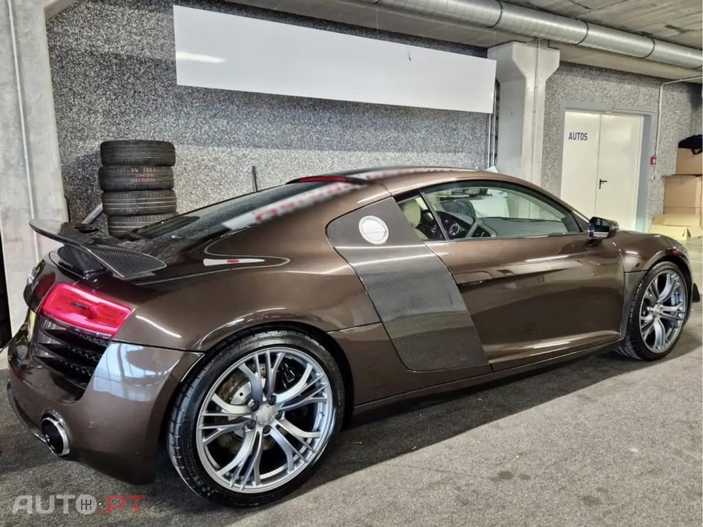 Audi R8 4.2 FSi Quattro