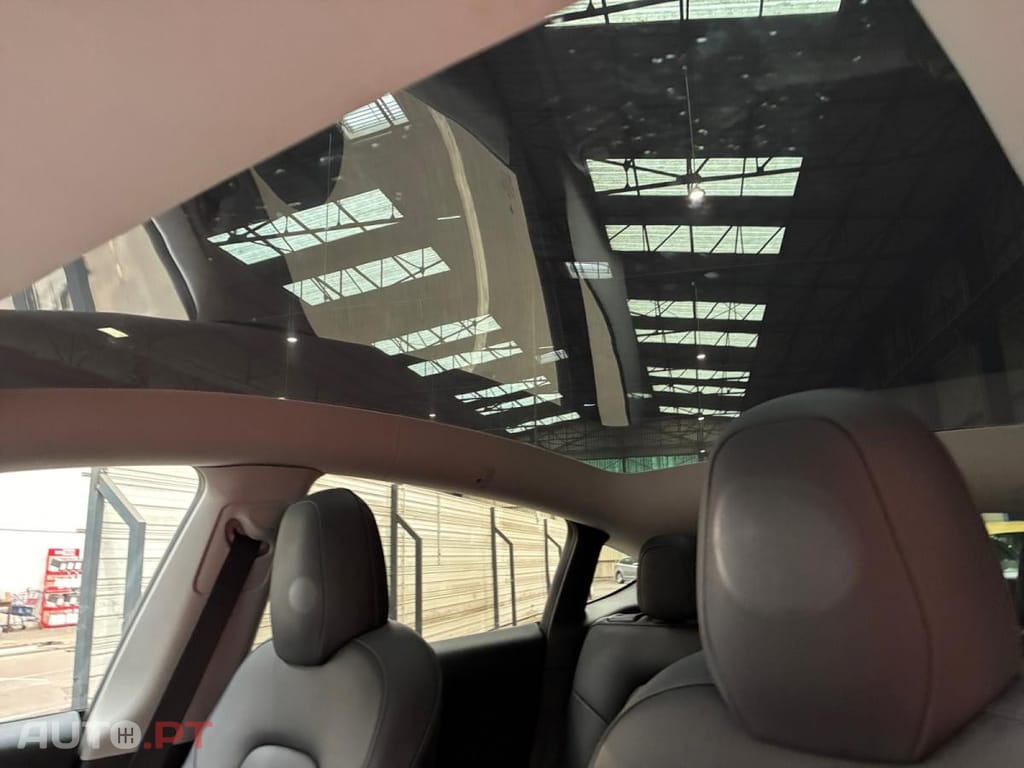 Tesla Model Y Long Range Dual Motor AWD