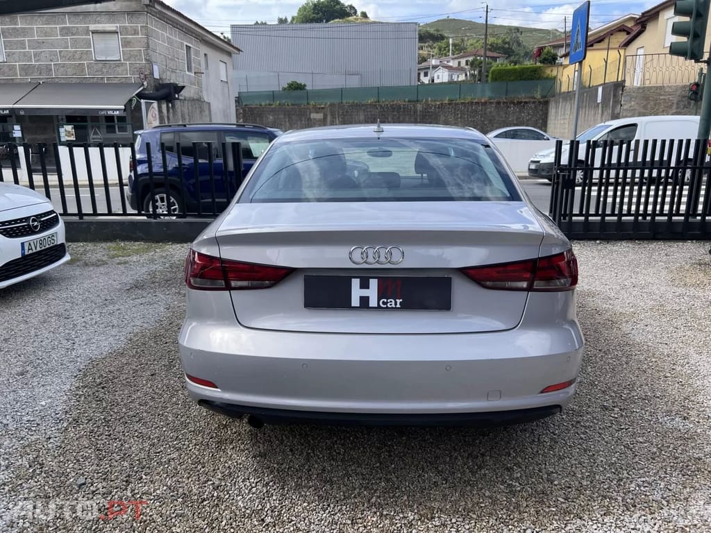 Audi A3 1.6 TDI (clean diesel) Ambiente — fotografia 5