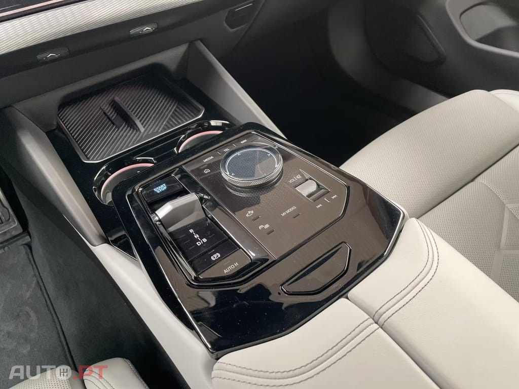BMW i5 xDrive40