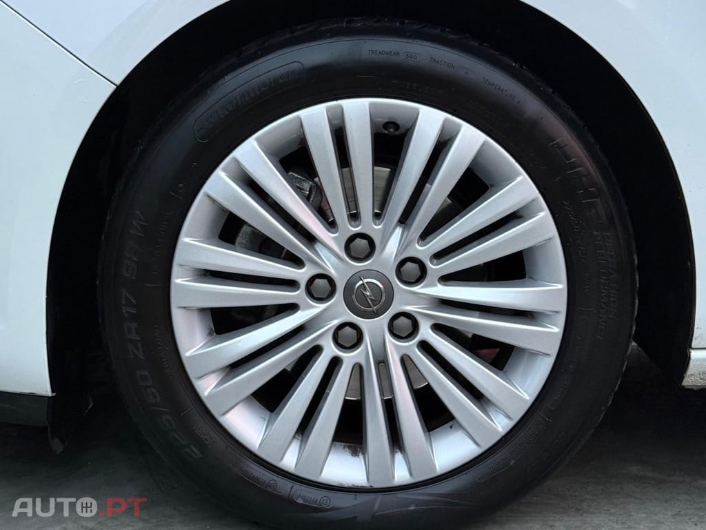 Opel Astra J Sports Tourer