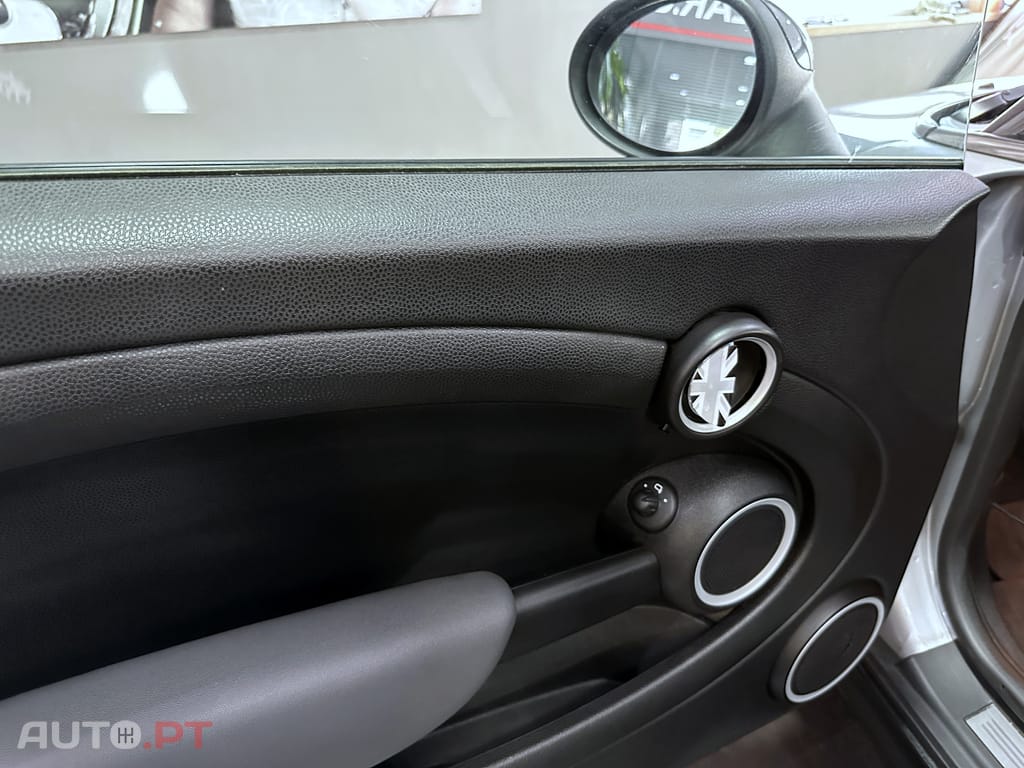 MINI Cooper Cooper R56