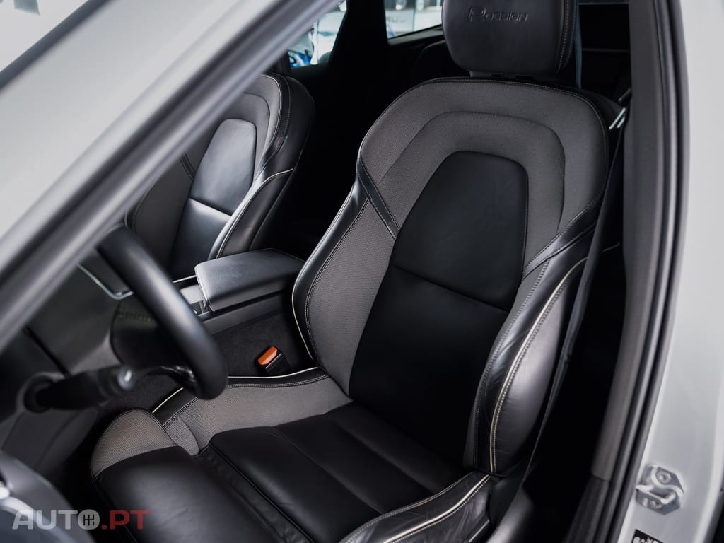 Volvo XC60 2.0 D4 R - Design