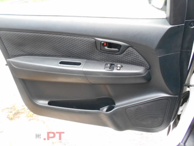 Toyota Hilux 2.5D-4D 4X2 Báscula nova