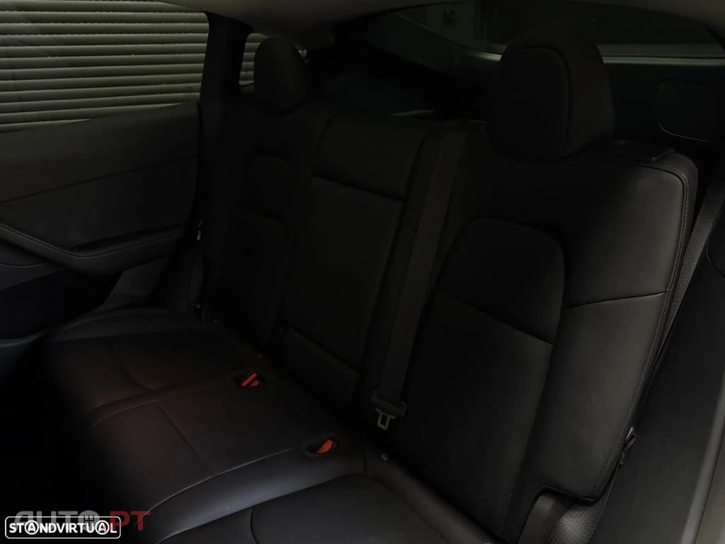 Tesla Model Y Long-Range RWD