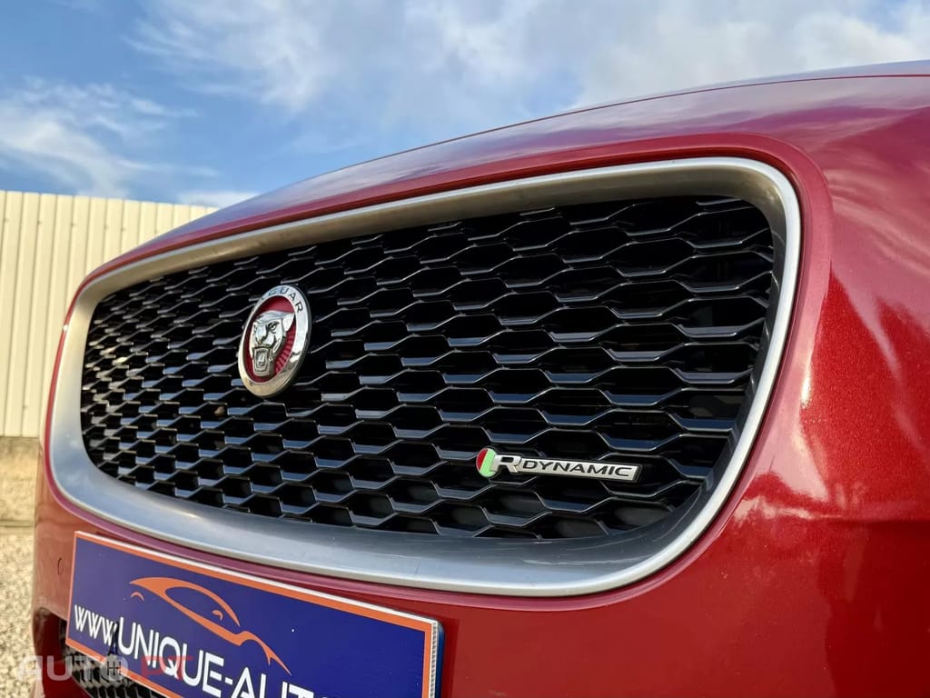 Jaguar E-Pace D150 AWD R-Dynamic